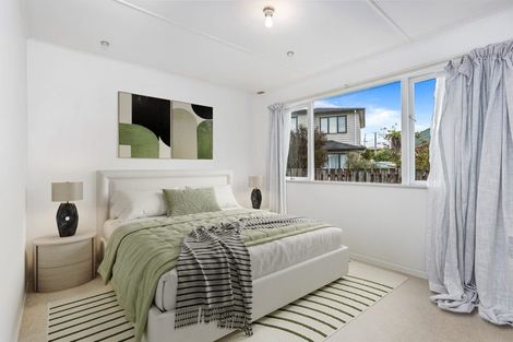 Photo of property in 1c Kuaka Place, New Lynn, Auckland, 0600
