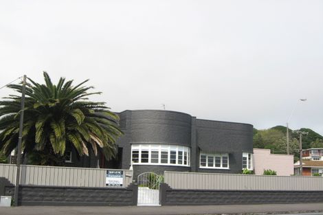 Photo of property in 309 Devon Street West, New Plymouth, 4310