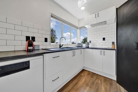 Photo of property in 11 Crownhill Street, Spotswood, New Plymouth, 4310