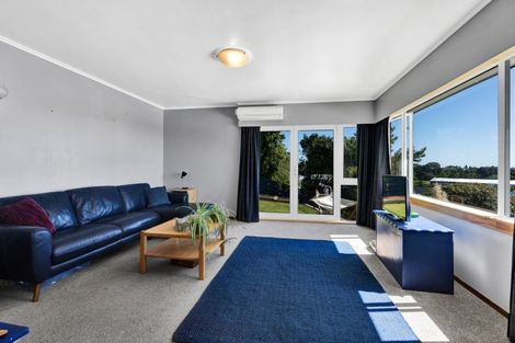 Photo of property in 52 Queens Road, Glen Avon, New Plymouth, 4312