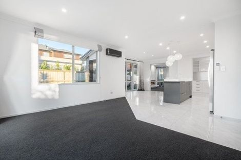 Photo of property in 18 Milano Boulevard, Karaka, Papakura, 2113