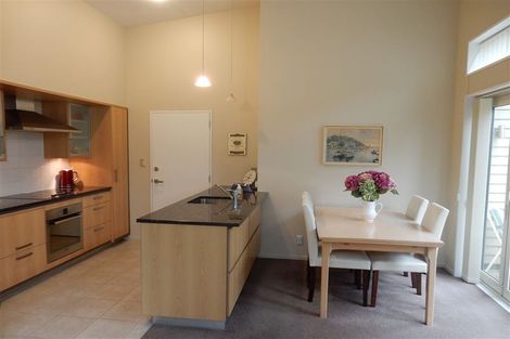 Photo of property in 2/43 Main Road, Redcliffs, Christchurch, 8081