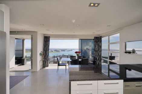 Photo of property in 42b Marama Crescent, Mount Pleasant, Christchurch, 8081