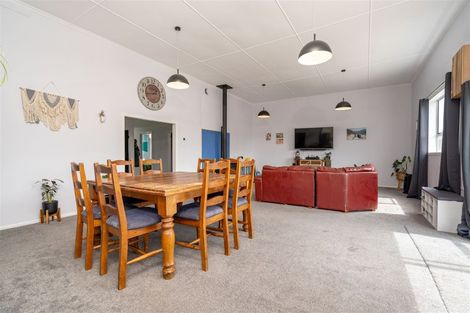 Photo of property in 18 Main Road, Owaka, 9535