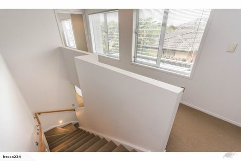 Photo of property in 8 Roy Maloney Drive, Henderson, Auckland, 0612