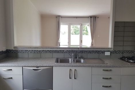 Photo of property in 29 Lincoln Road, Henderson, Auckland, 0610