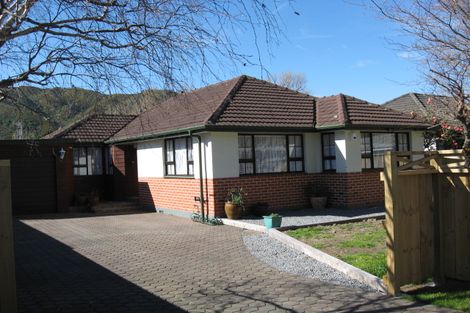 Photo of property in 27 Dover Road, Wainuiomata, Lower Hutt, 5014