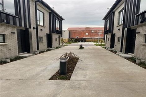 Photo of property in 4/327 Lincoln Road, Addington, Christchurch, 8024