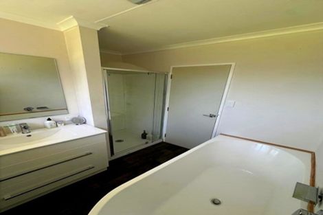 Photo of property in 50 Aniseed Grove, Timberlea, Upper Hutt, 5018