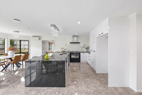 Photo of property in 94 Westerham Drive, Dannemora, Auckland, 2016