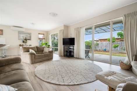 Photo of property in 34 Bermuda Place, One Tree Point, 0118