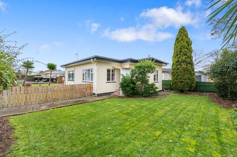 Photo of property in 2 Hobson Place, Takaro, Palmerston North, 4412