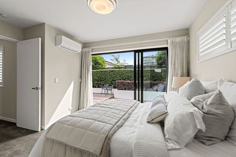 Photo of property in 15 Saint Andrews Square, Strowan, Christchurch, 8052