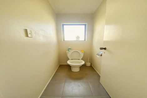 Photo of property in 2/717 East Coast Road, Browns Bay, Auckland, 0630