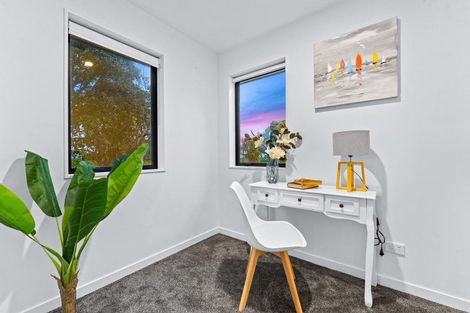 Photo of property in 25 Henriette Place, Totara Park, Auckland, 2105