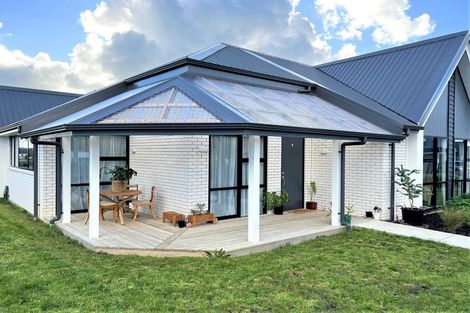 Photo of property in 7 Weri Road, Karaka, Papakura, 2113