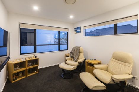 Photo of property in 21 Aikmans Road, Merivale, Christchurch, 8014