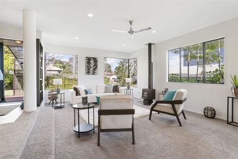 Photo of property in 98 Caribbean Drive, Unsworth Heights, Auckland, 0632