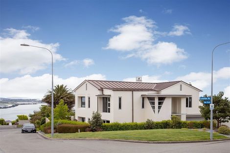 Photo of property in 32 Drayton Drive, Mount Pleasant, Christchurch, 8081
