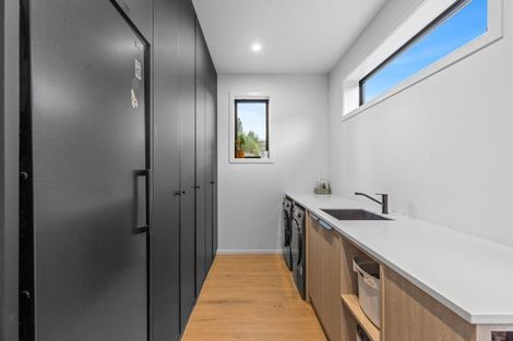 Photo of property in 87 Black Peak Road, Wanaka, 9382