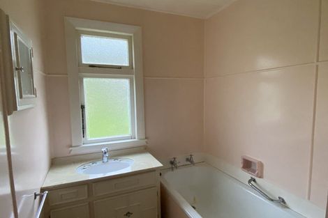 Photo of property in 90 Waikawa Road, Picton, 7220