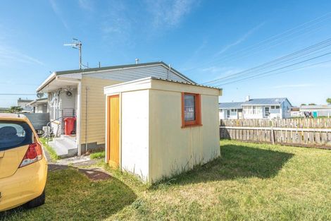 Photo of property in 6 Tiki Street, Castlecliff, Whanganui, 4501