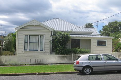 Photo of property in 30 Ewen Alison Avenue, Devonport, Auckland, 0624