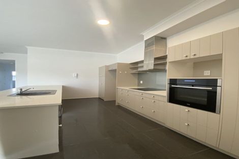 Photo of property in 23/11 Carlos Drive, Flat Bush, Auckland, 2016