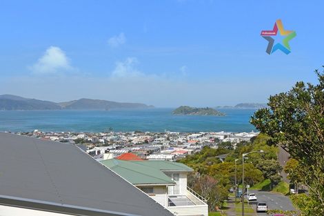 Photo of property in 72 Dowse Drive, Maungaraki, Lower Hutt, 5010