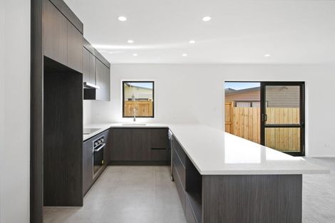 Photo of property in 9 Poutawa Lane, Clarks Beach, 2122