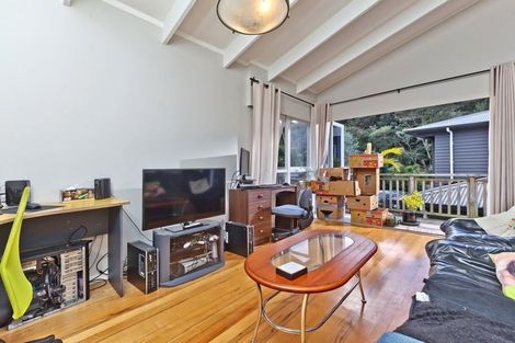 Photo of property in 74 Eskdale Road, Birkdale, Auckland, 0626