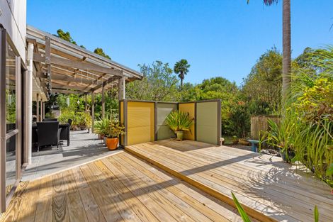 Photo of property in 2395 State Highway 1, Brynderwyn, Maungaturoto, 0587