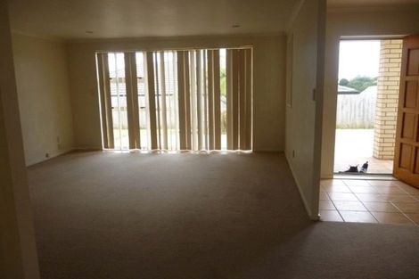 Photo of property in 11 Mt Lebanon Crescent, The Gardens, Auckland, 2105