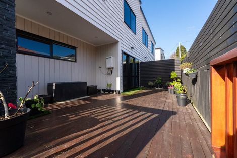 Photo of property in 189a Edmonton Road, Te Atatu South, Auckland, 0610