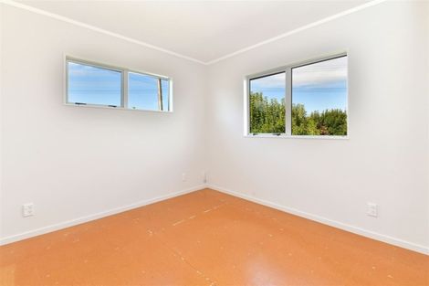 Photo of property in 8 Vipond Road, Stanmore Bay, Whangaparaoa, 0932