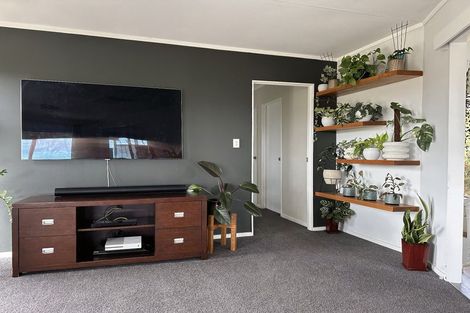 Photo of property in 56 Raumati Crescent, Onerahi, Whangarei, 0110