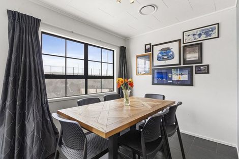 Photo of property in 19 Barbados Drive, Unsworth Heights, Auckland, 0632