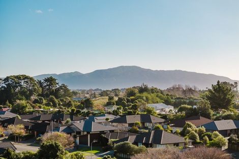 Photo of property in 42 Waterstone Avenue, Paraparaumu, 5032