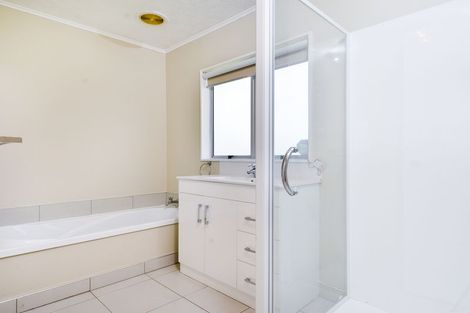 Photo of property in 112 Borich Road, Sunnyvale, Auckland, 0612