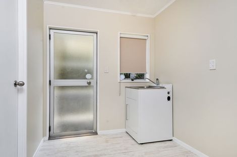 Photo of property in 112 Borich Road, Sunnyvale, Auckland, 0612