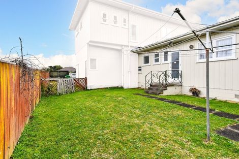 Photo of property in 6 King Edward Avenue, Papakura, 2110