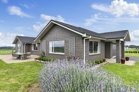 Photo of property in 260 Urquhart Road, Karaka, Papakura, 2580
