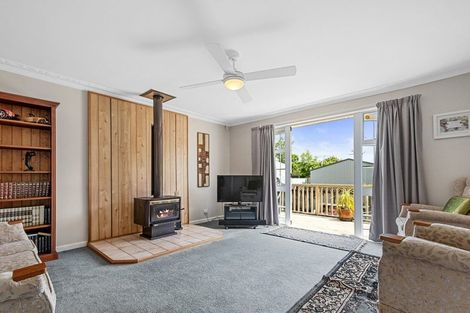 Photo of property in 23 Taupaki Road, Taupaki, Henderson, 0782