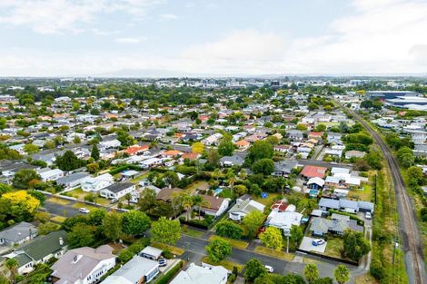 Photo of property in 13 Saint Winifreds Avenue, Hamilton East, Hamilton, 3216