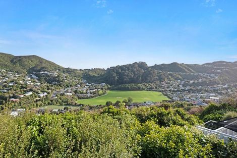 Photo of property in 16a Parklands Drive, Karori, Wellington, 6012