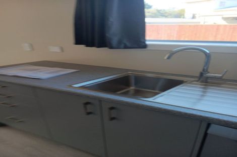 Photo of property in 10 Freyberg Crescent, Waikanae Beach, Waikanae, 5036