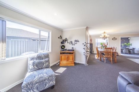 Photo of property in 15 Aspiring Drive, Poraiti, Napier, 4112