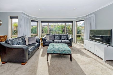 Photo of property in 6 Stanwood Grove, Darfield, 7510