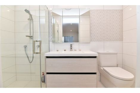 Photo of property in 312/252 Centreway Road, Orewa, 0931