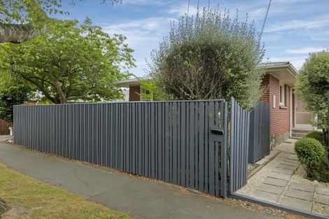 Photo of property in 1/98 Crofton Road, Harewood, Christchurch, 8051